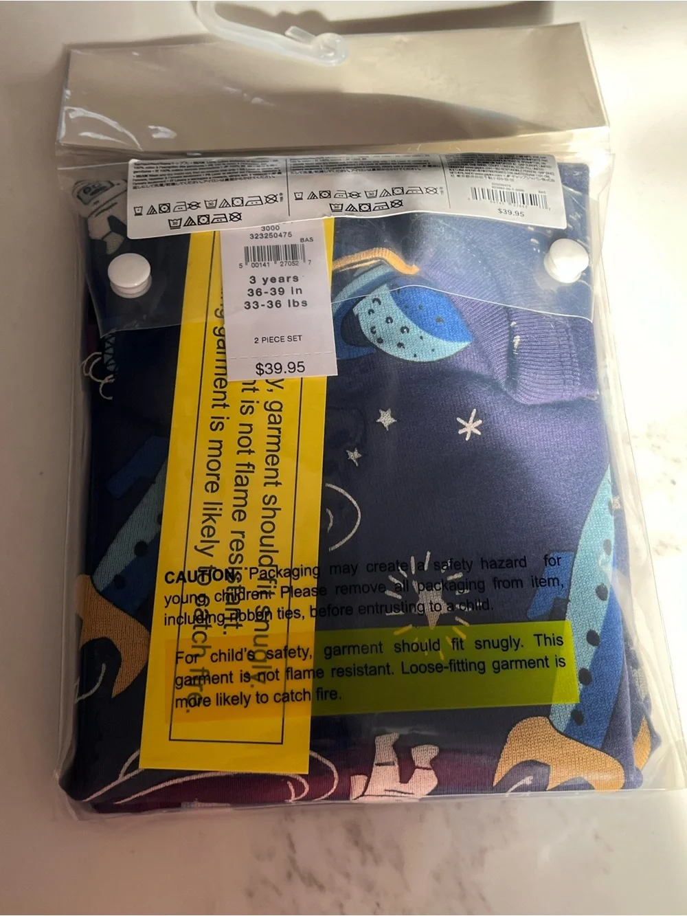 NWT gap boys space themed long sleeve & long pants pajamas.  Size 3 years old.